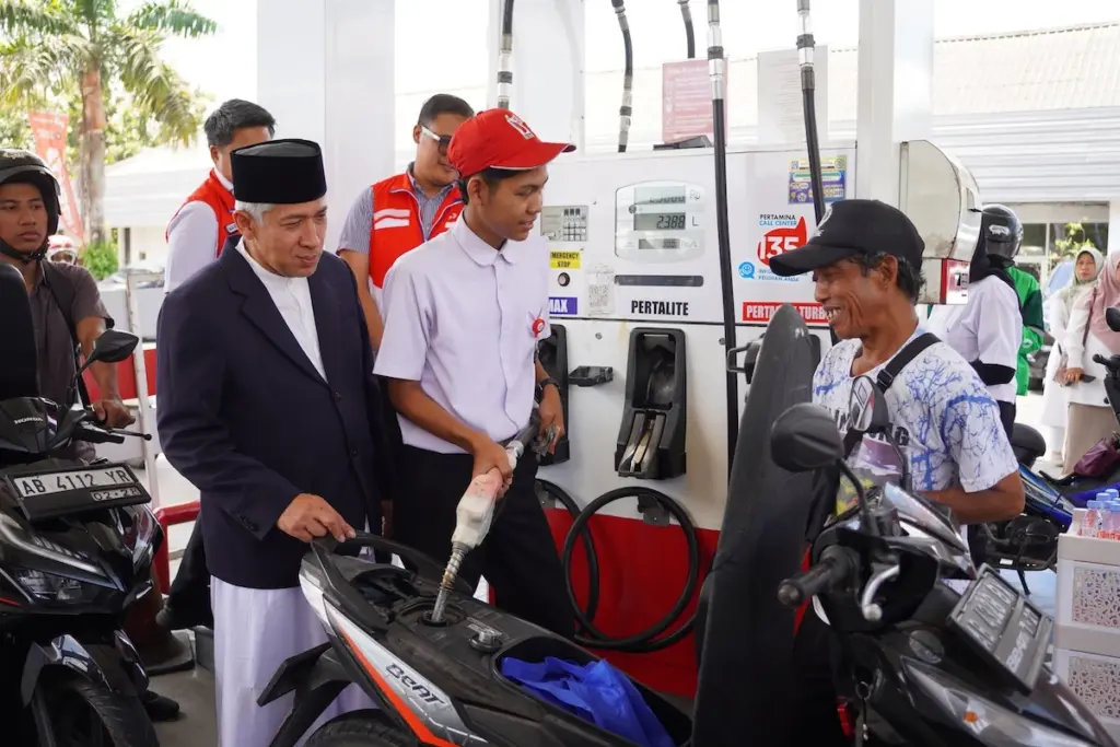 180 SPBU di Jateng-DIY Disanksi, Pertamina Sebut Stok BBM Tetap Aman di Tengah Antrean Pertalite MOJOK.CO
