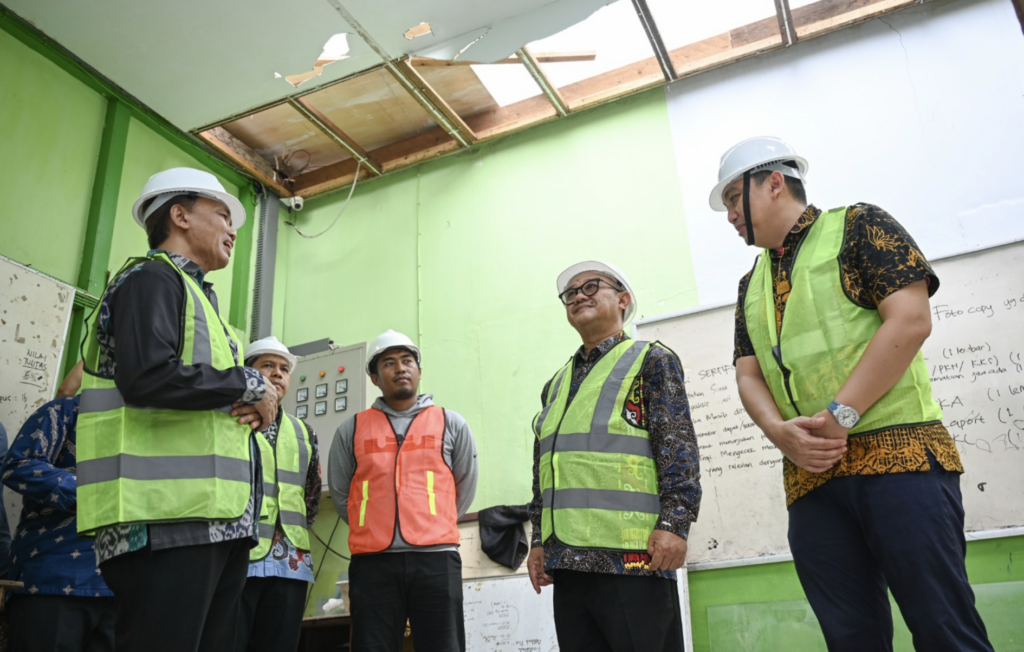 Mendikdasmen tinjau perbaikan sekolah MOJOK.CO