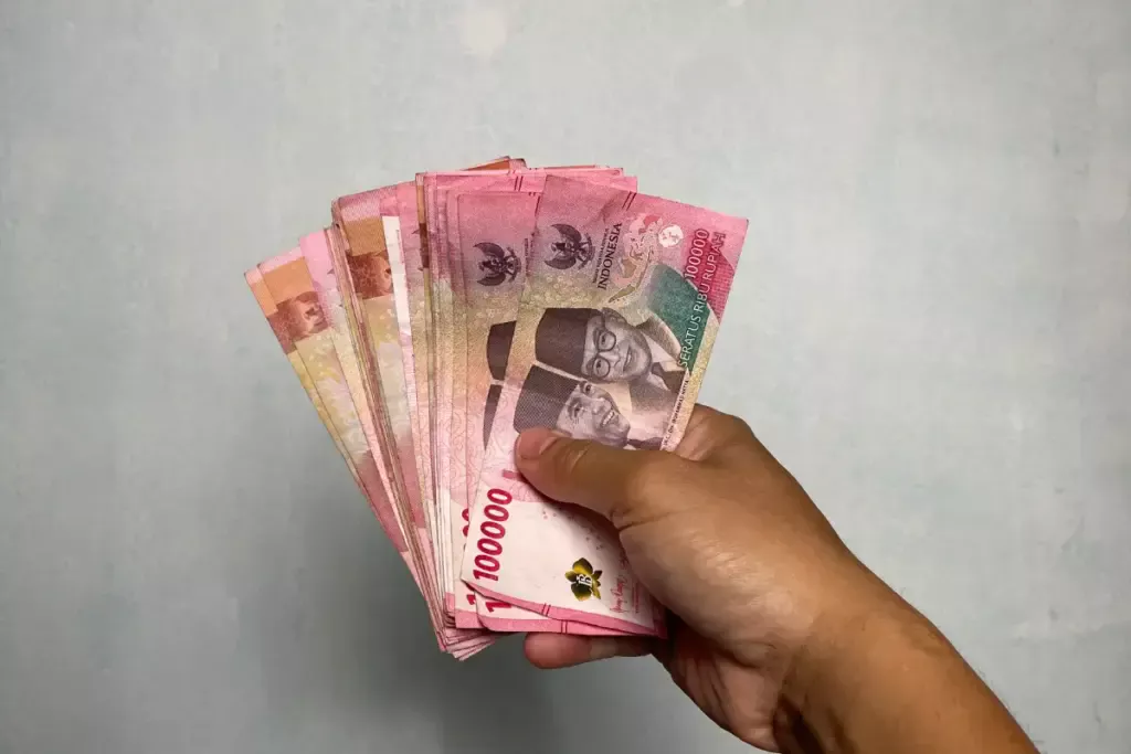 Mau Dapat BSU Kemnaker Sumber: https://money.kompas.com/read/2026/10/03/112345126/bsu-kemnaker-cair-oktober-desember-ini-cara-dan-link-cek-penerimanya?page=all. Membership: https://kmp.im/plus6 Download aplikasi: https://kmp.im/app6 2026? Kenali Syarat dan Cara Mendapatkannya