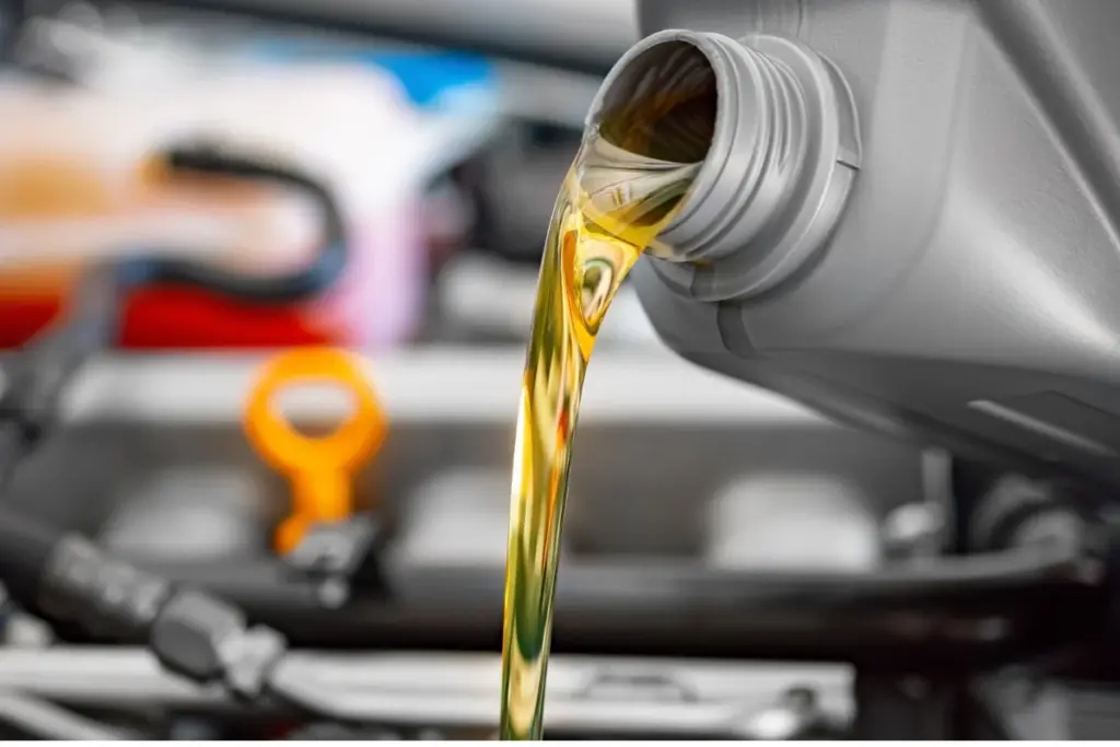 10 Daftar Oli Terbaik Untuk Motor Matic yang Bisa Jadi Pertimbangan