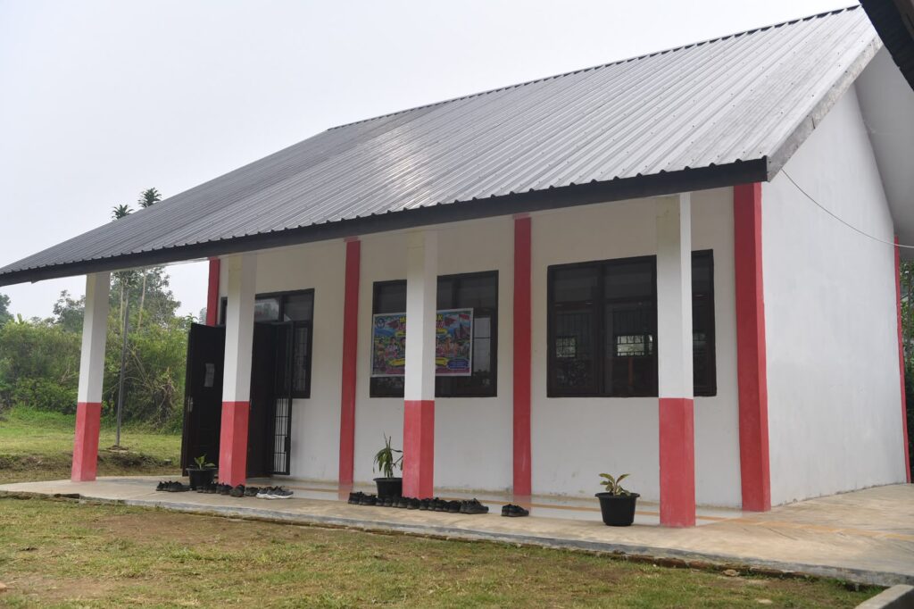 Bantuan revitalisasi sekolah di SD Negeri 173281 Lumban Julu, Kabupaten Tapanuli Utara, Sumatra Utara MOJOK.CO