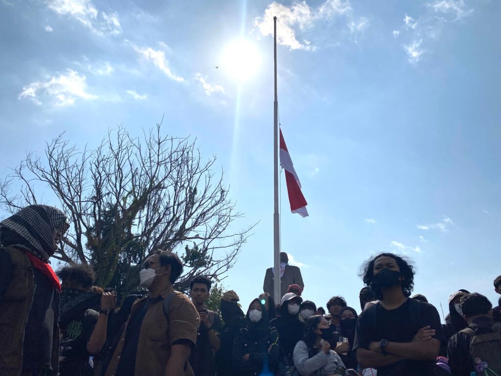 DPRD DIY Sentil Prabowo: Karhutla Kalimantan Kok Nggak Jadi Bencana Nasional?.MOJOK.CO