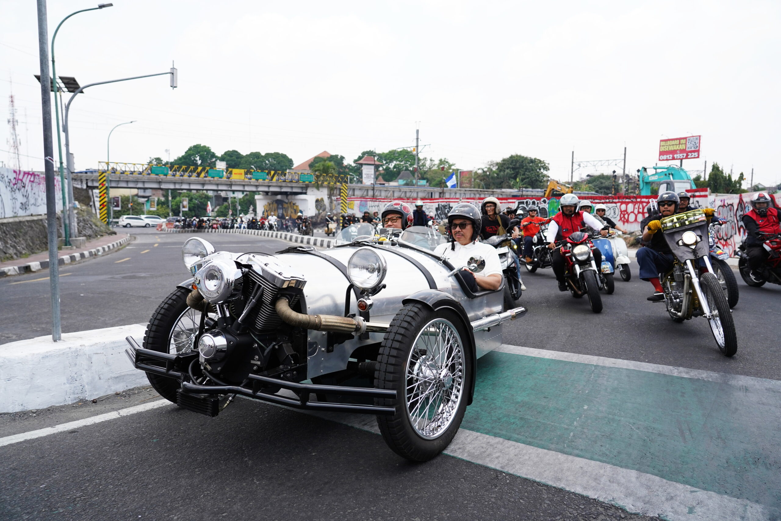 Wali Kota Yogyakarta Hasto Wardoyo ikut serta dalam Charity Ride for 270 bersama Kustomfest MOJOK.CO