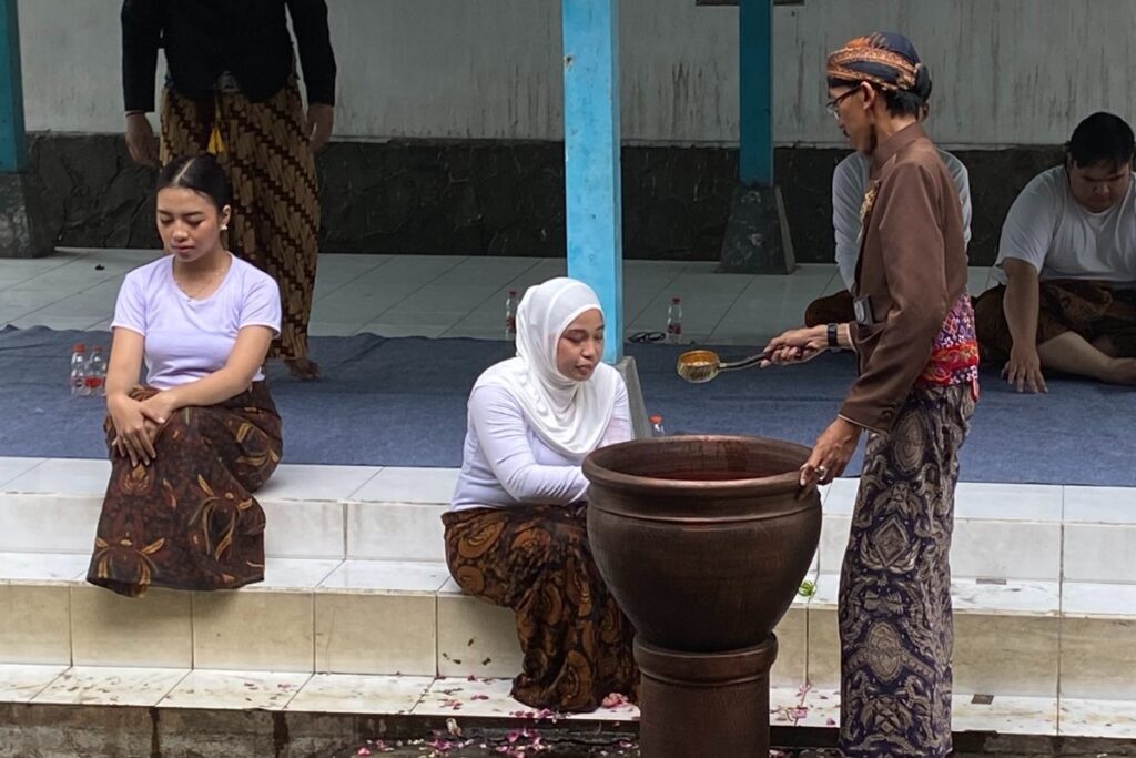 Rerimatan di Keraton Solo. MOJOK.CO